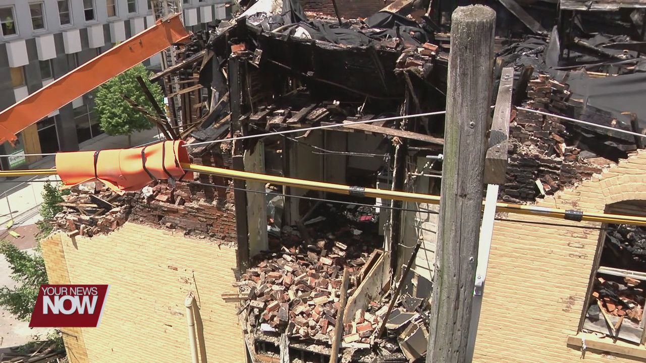 Uncertainty forces LFD in cautious demolition of N. Elizabeth Street building